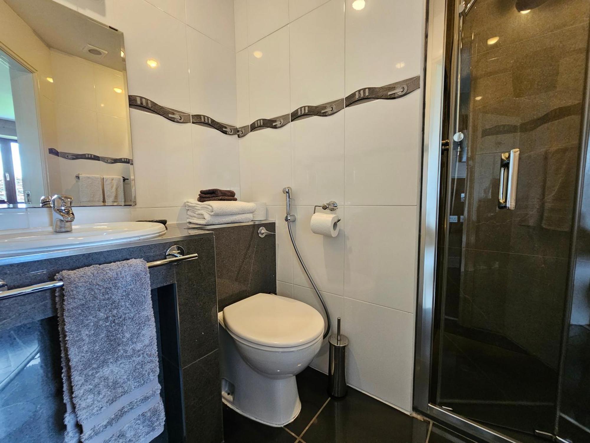 ווטרוויל Fuchsia Lodge - New Luxury 5* Beachside Lodge With Sauna - 4 Beds Ensuite - Spectacular Location מראה חיצוני תמונה